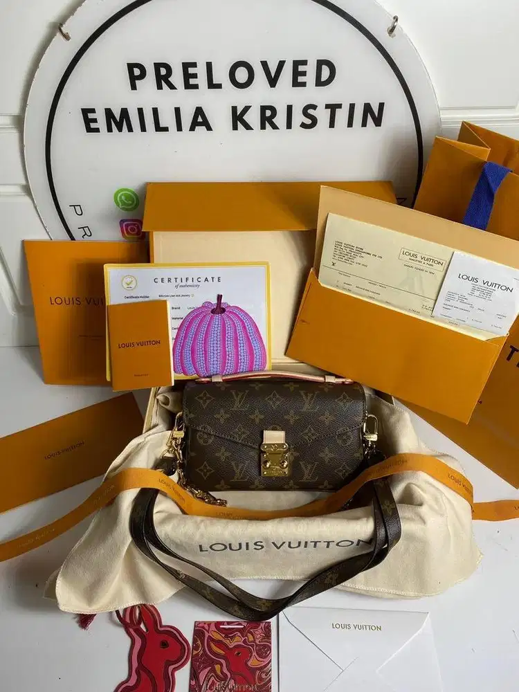 preloved 2024 Pochette metis east west Monogram CHIP authentic