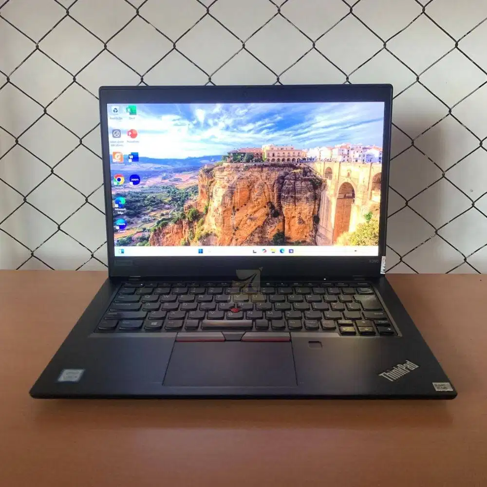 Lenovo ThinkPad X390 / i5-8365U / RAM 8GB / SSD 256GB / Intel UHD 620