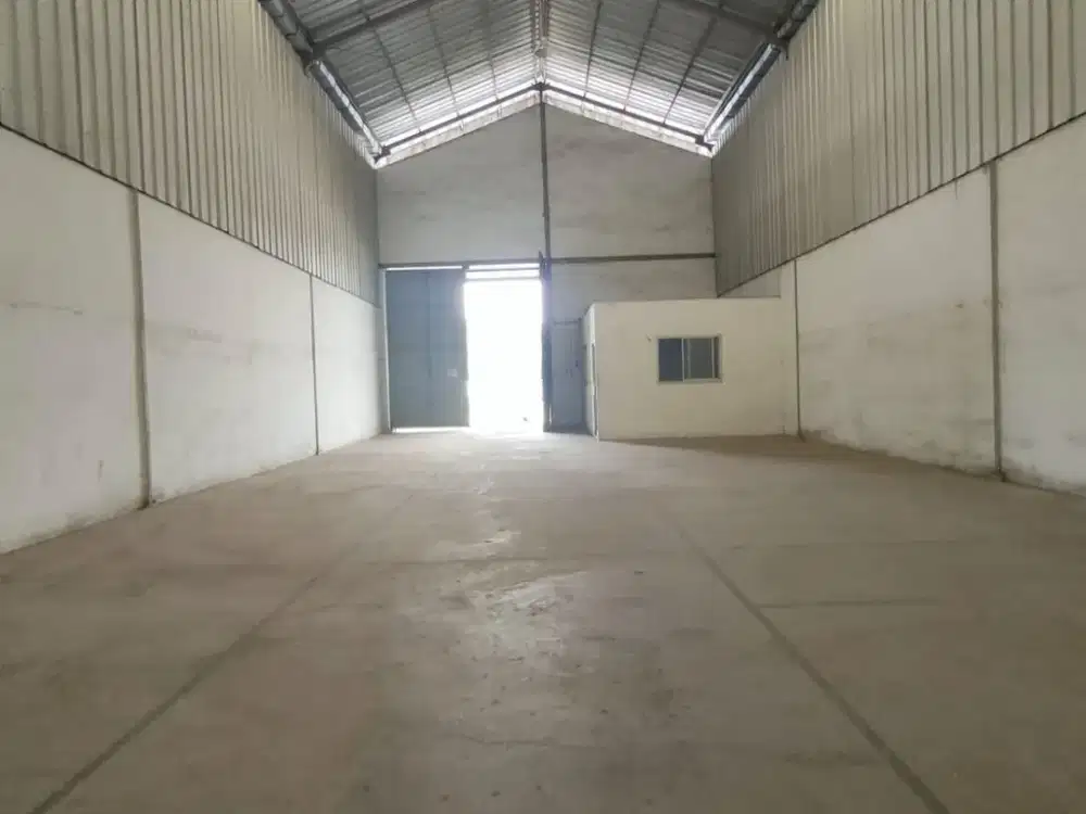 Gudang Angke Siap Pakai Ada Loading Dock di Jakarta Barat