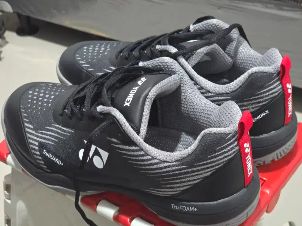 Sepatu Badminton Yonex BNCE 41 Black