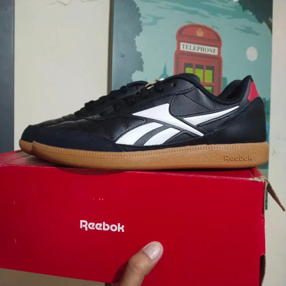 Sepatu Reebok pria