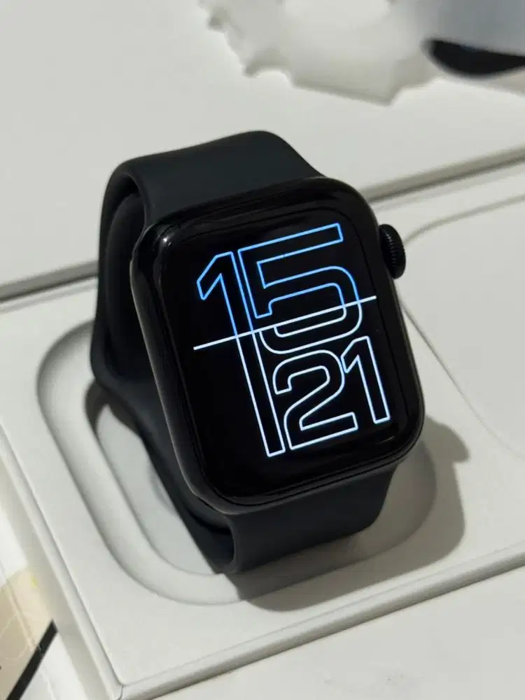 iBox Apple Watch SE Gen 3 40mm Midnight Fullset Garansi On 2027