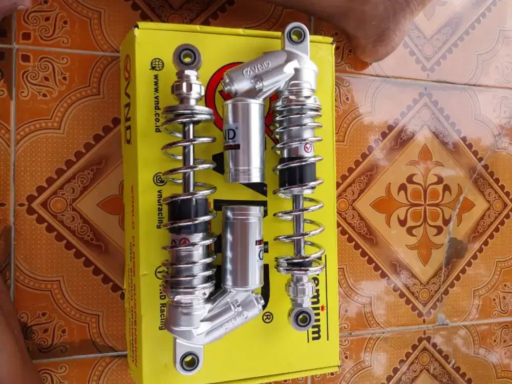 Di jual shok belakang vnd masih baru,baru di buka