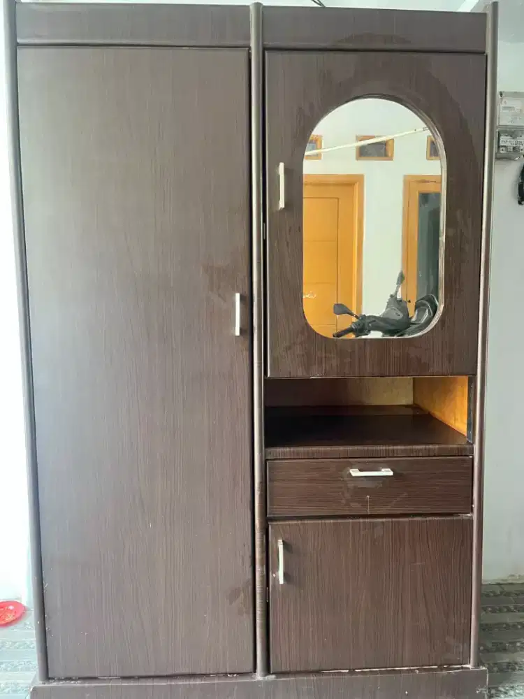 Dijual lemari baju 2 pintudr kayu