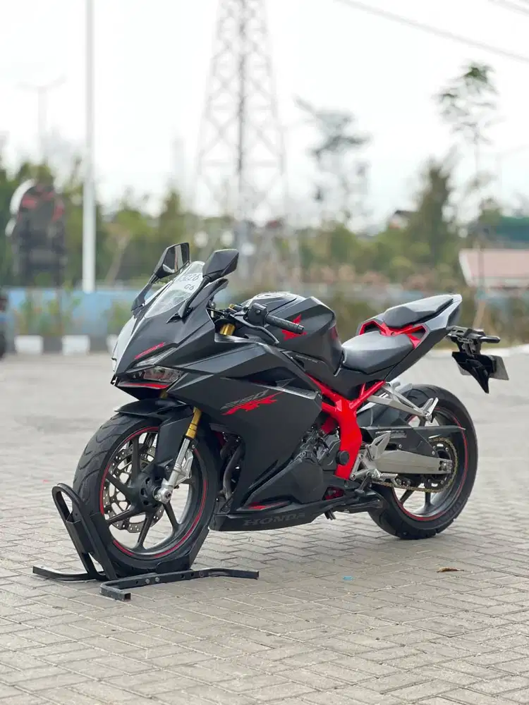 HONDA CBR250RR NON ABS 2019 HITAM KM LOW PAJAK PANJANG SIAP NGEBUT