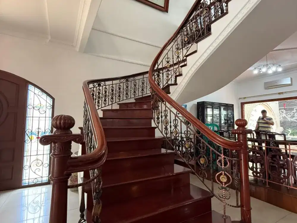 DIJUAL VILLA JUMBO UNIT HOOK – KOMPLEK CEMARA ASRI
