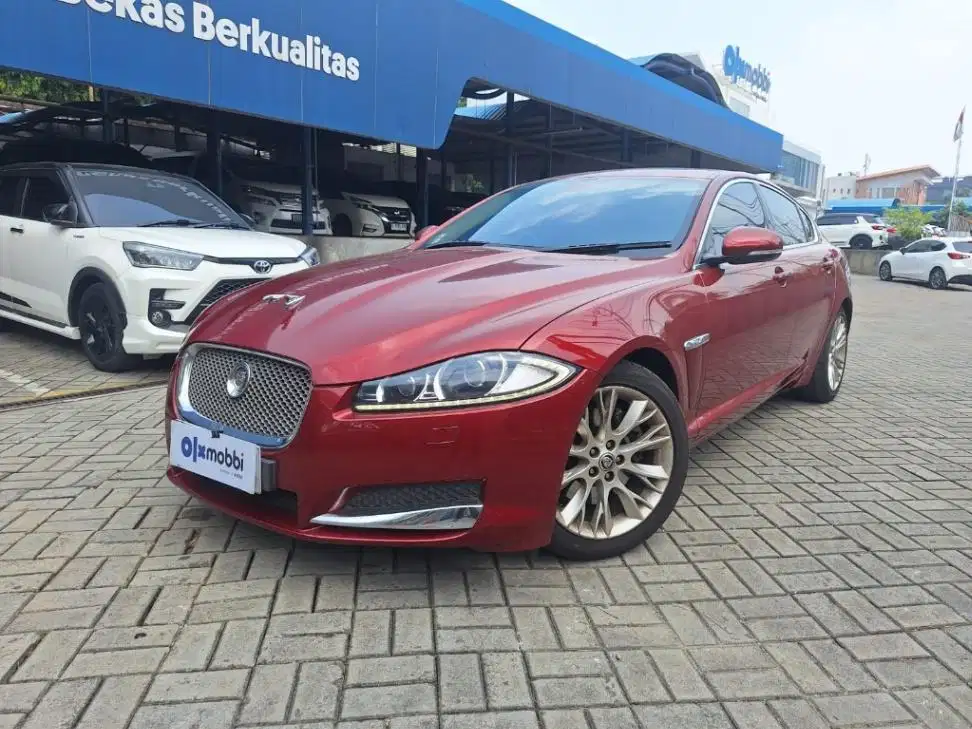 KM Rendah - Jaguar XF 3.0 Bensin-AT 2012