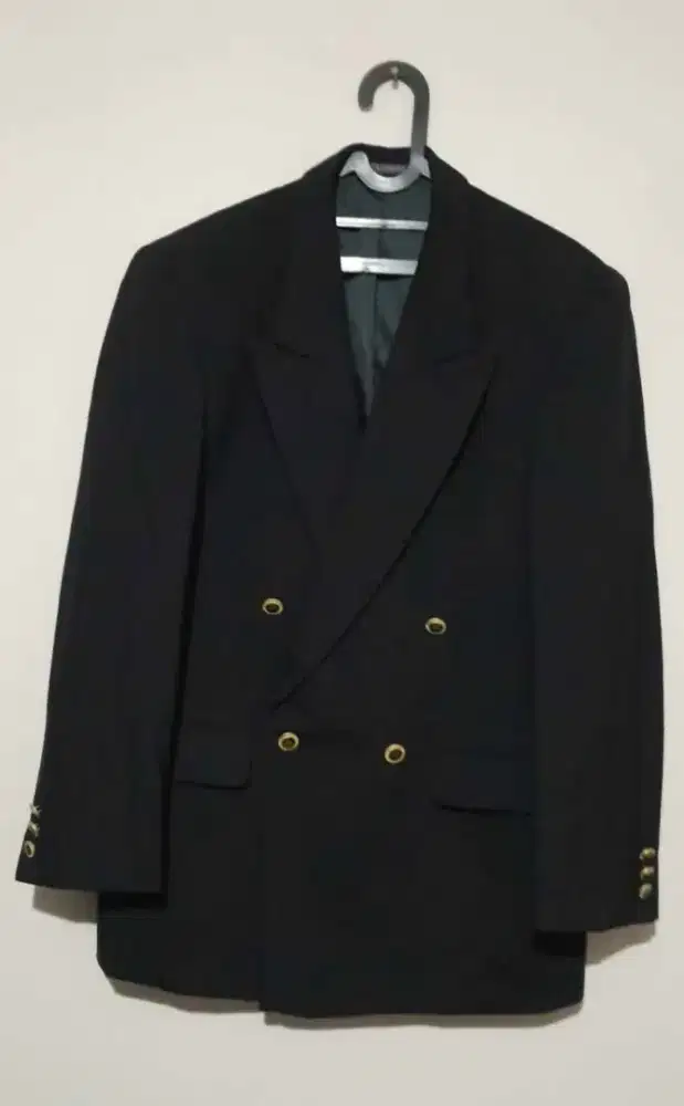 Disewakan jas formal pria