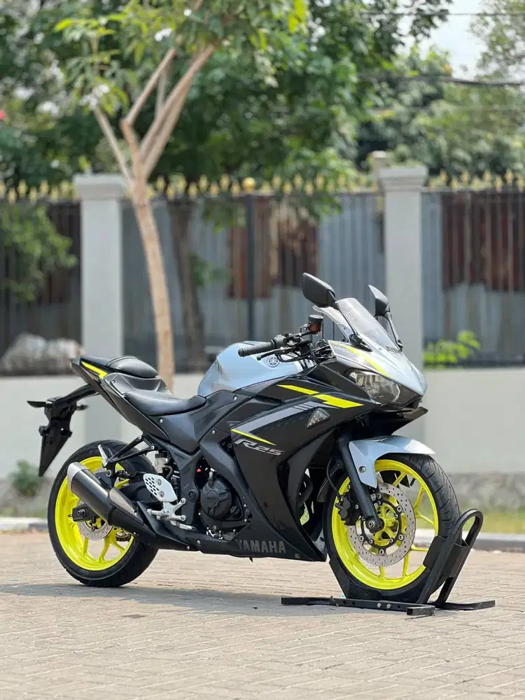 YAMAHA R25 OLD 2018 SILVER KM LOW PAJAK PANJANG LIKE NEW