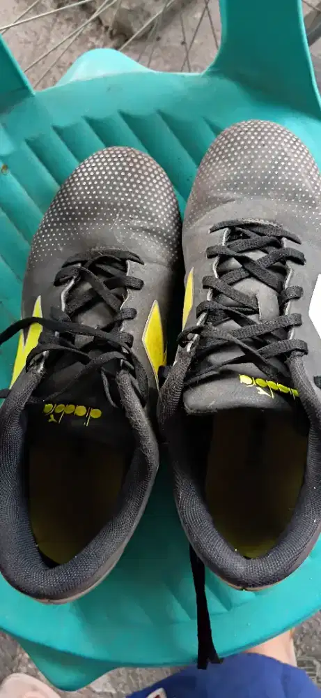 sepatu bola ukuran 39 merk addidas