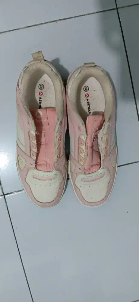 sepatu cewek size 39