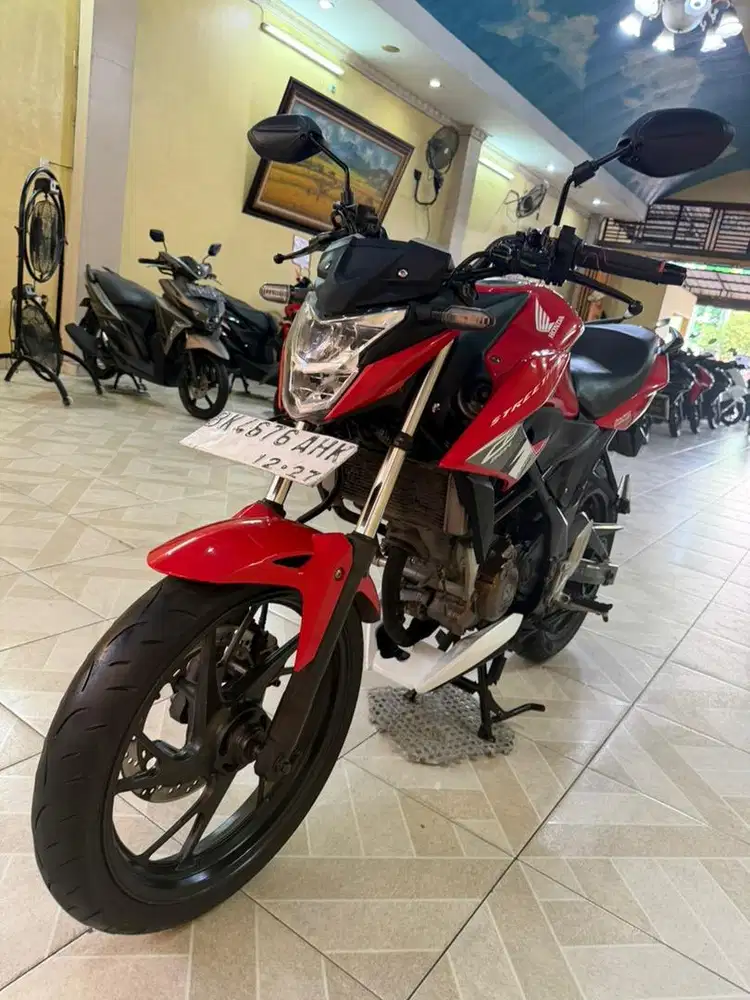 CB 150 R/CB 150R V2 Cantik 2017*Mentah Habis 18.000 KM*plaza motor