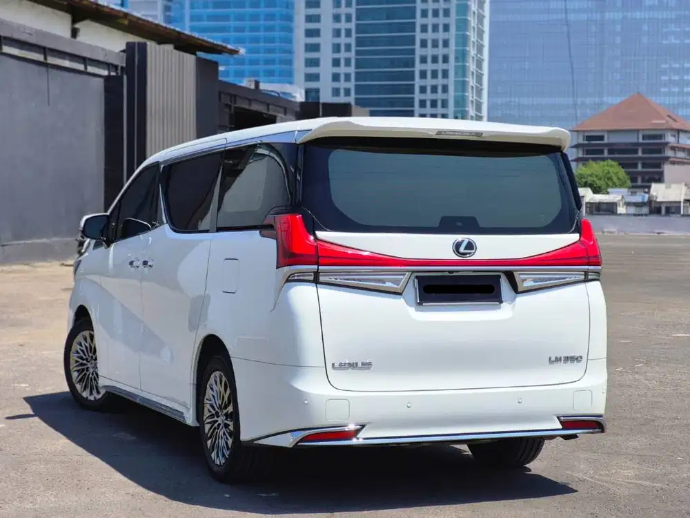 LEXUS LM350 ATPM 7 Seat 2022 Odo 30,xxx LM 350 WHITE.CASH BEST DEAL YA