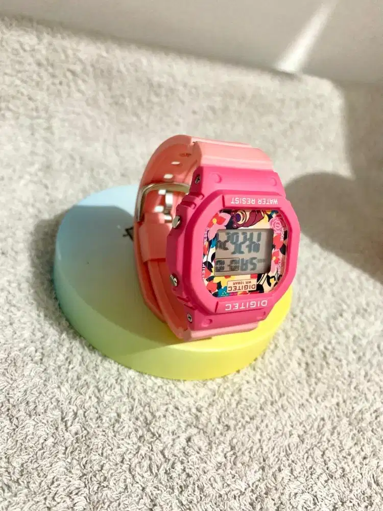 Jam tangan anak Digitec x pixar