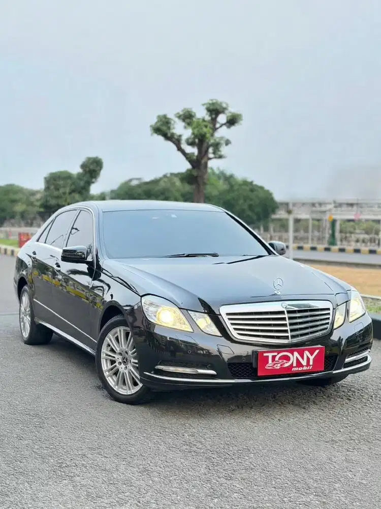 Mercedes Benz E300 Elegance 2011