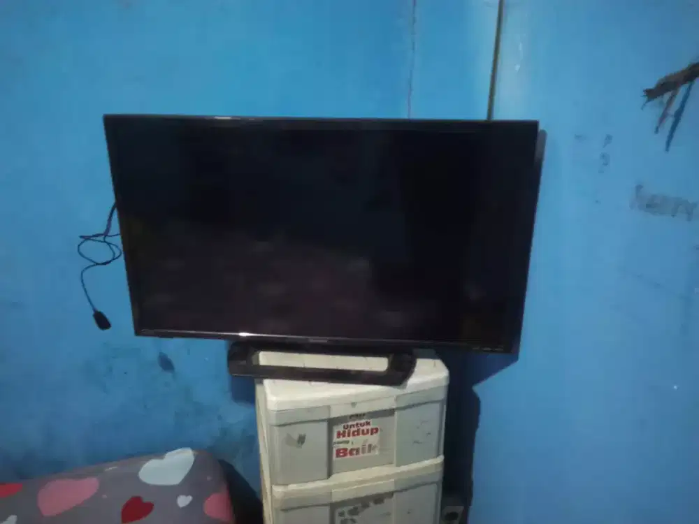 LED TV Sharp 32inc tinggal colok setbox aja
