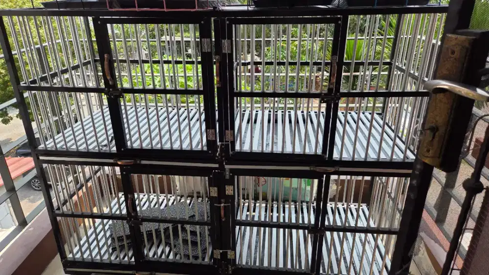 Kandang anjing 4 pintu