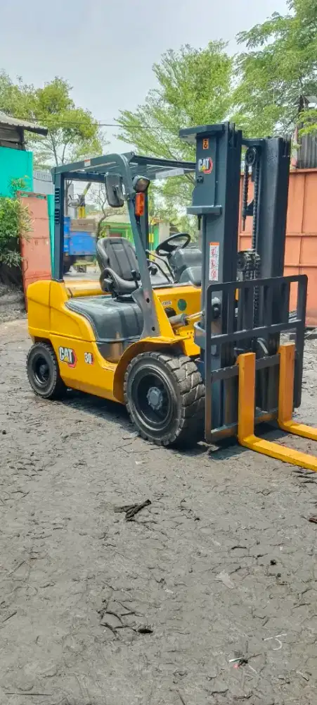 Forklift Caterpillar 3 Ton, Three lift 4,7 Meter tahun 2020