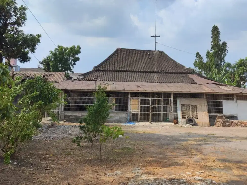 Dijual Tanah Bonus Pendopo di Jalan Gajah Mada Solo, Luas 3.810 m², SHM – 10 Juta/m² Nego