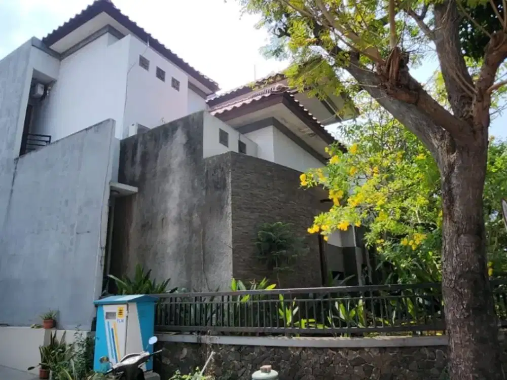 NL.456 - Murah !! Dijual Rumah Hook 13x18 Jalan 3 Mobil Hadap Timur di Gading Pelangi Residence