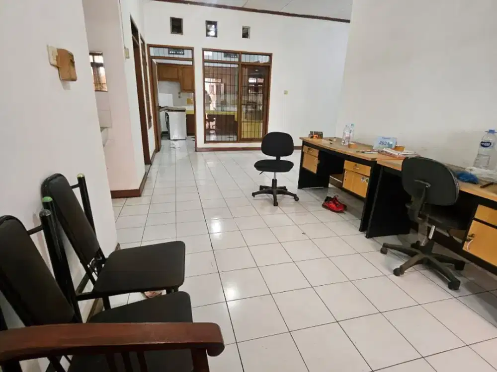 Rumah Ex Kantor dan Gudang di Taman Kopo Indah 2
