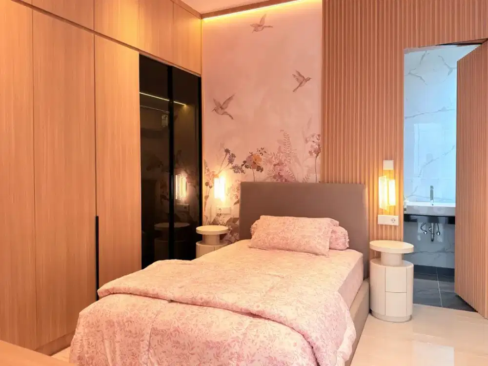 NL.454 - Murah !! Dijual Rumah LUX Mewah Luas 162 Siap Huni Ada Lift Desain Modern Luxury Hadap Selatan di Pulomas