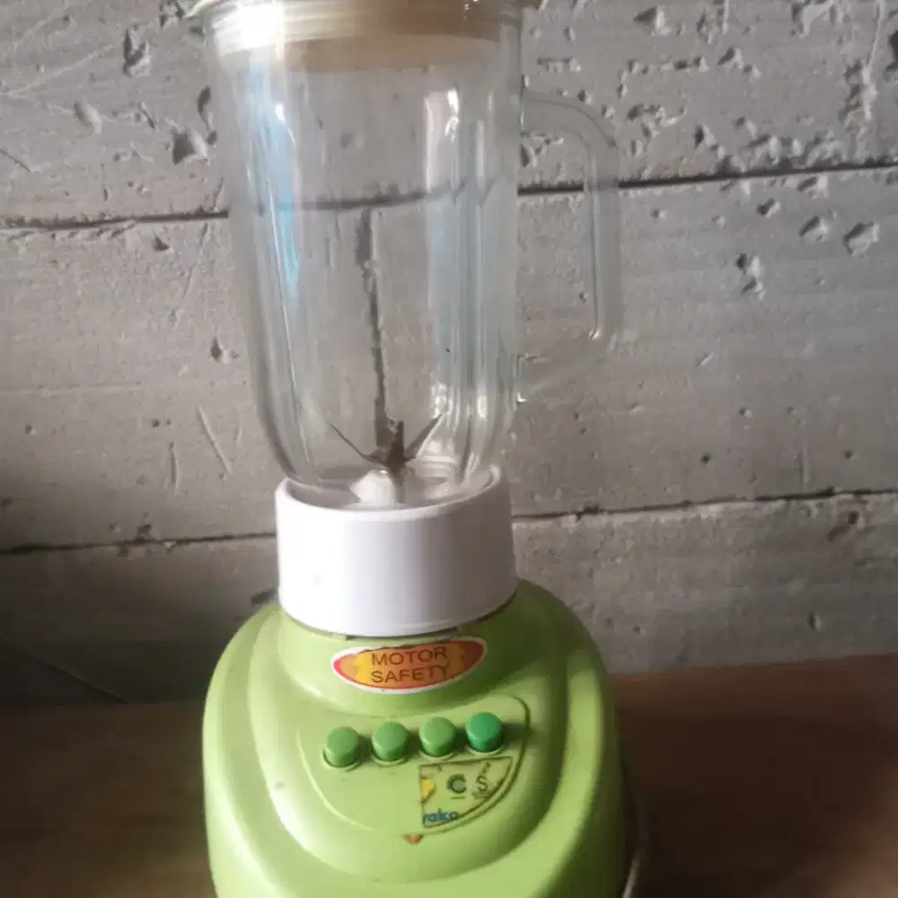 Blender pelumat makanan miyako