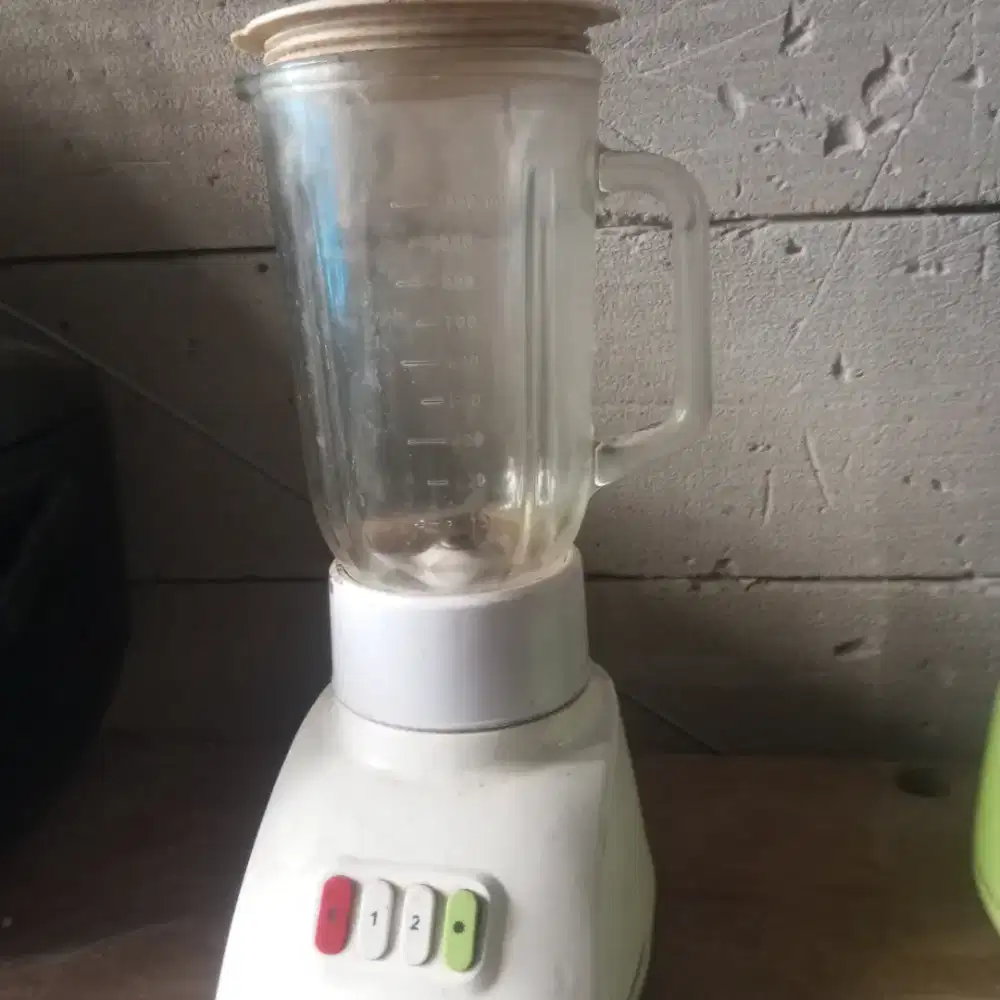 Blender pelumat makanan