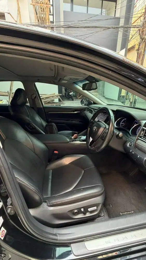 Toyota Camry 2.5V A/T 2020