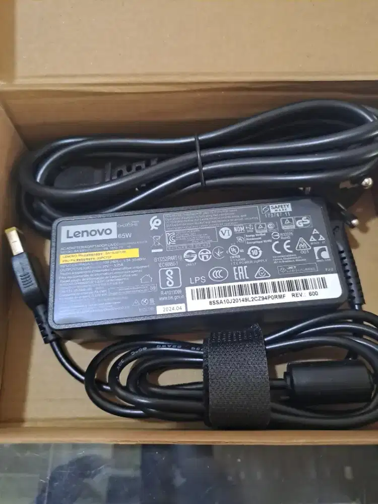 Perangkat Lenovo dengan Spesifikasi 65W 20V 3.25A