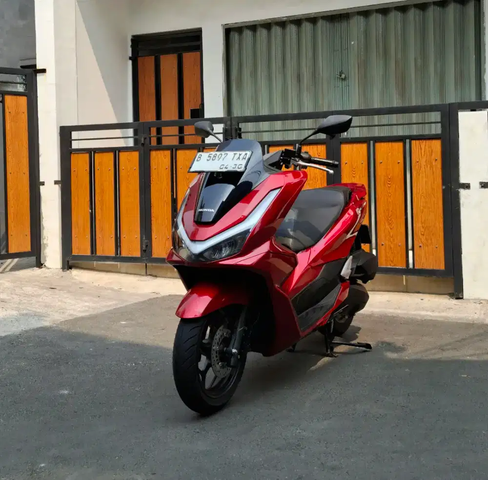 Honda PCX 160 Gen 2 CBS ISS MULUSSS Pajak Hidup Panjang