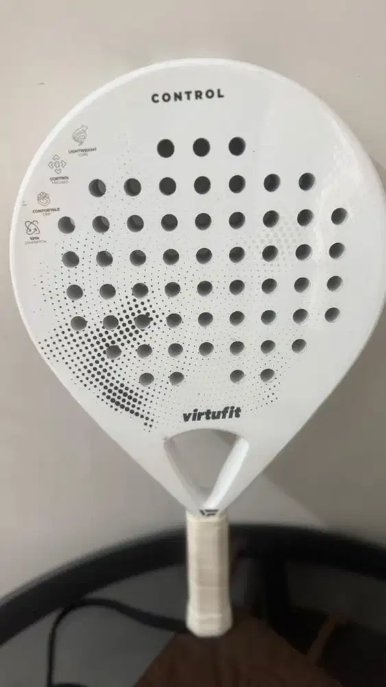 Raket Padel warna putih , harga nego