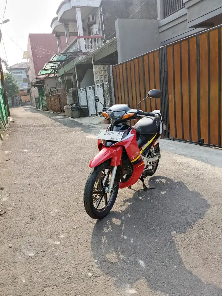 satria hiu 2004