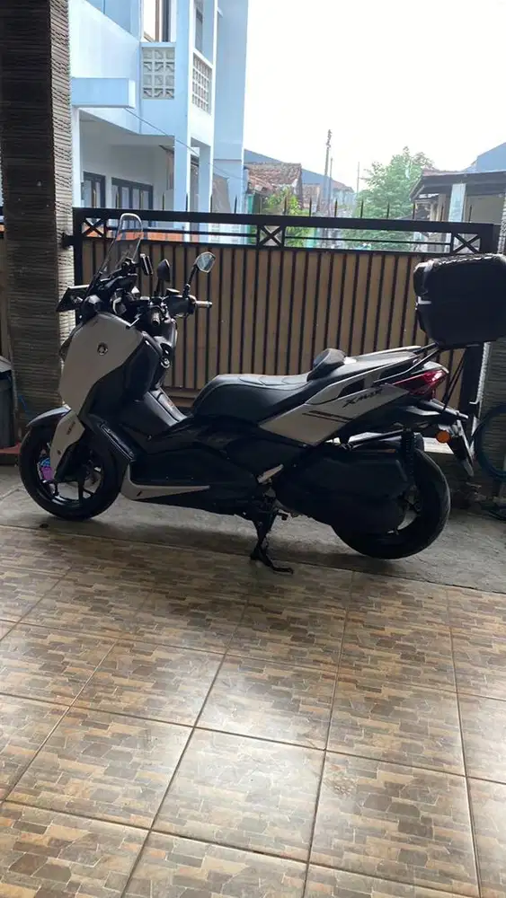 Yamaha XMAX Connected