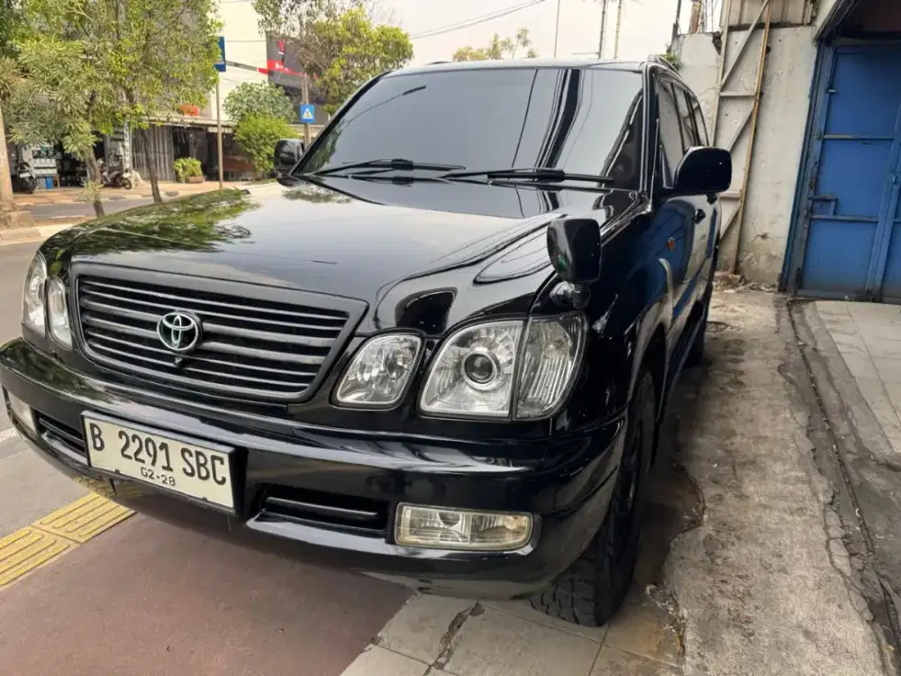 Toyota landcruiser cygnus 2001 AT