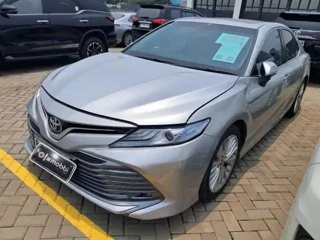 Pajak Panjang - Toyota Camry 2.5 Hybrid-AT 2019