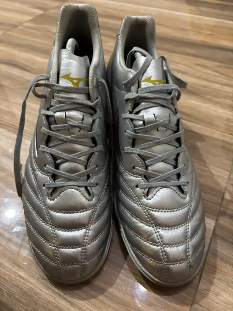jual sepatu bola mizuna Monarcida neo like new pakai sekali size 44