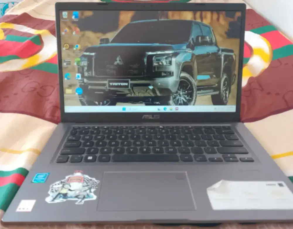 Leptop Asus, Ram 8, masih mulus no minus