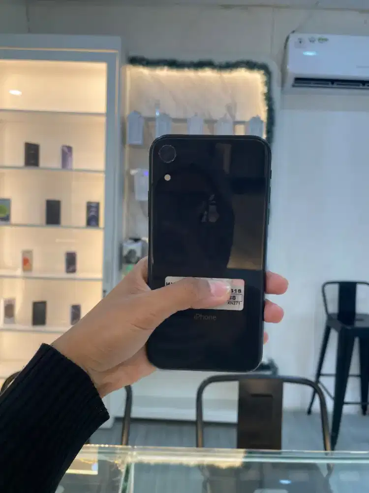 IPHONE XR KAPASITAS 64GB