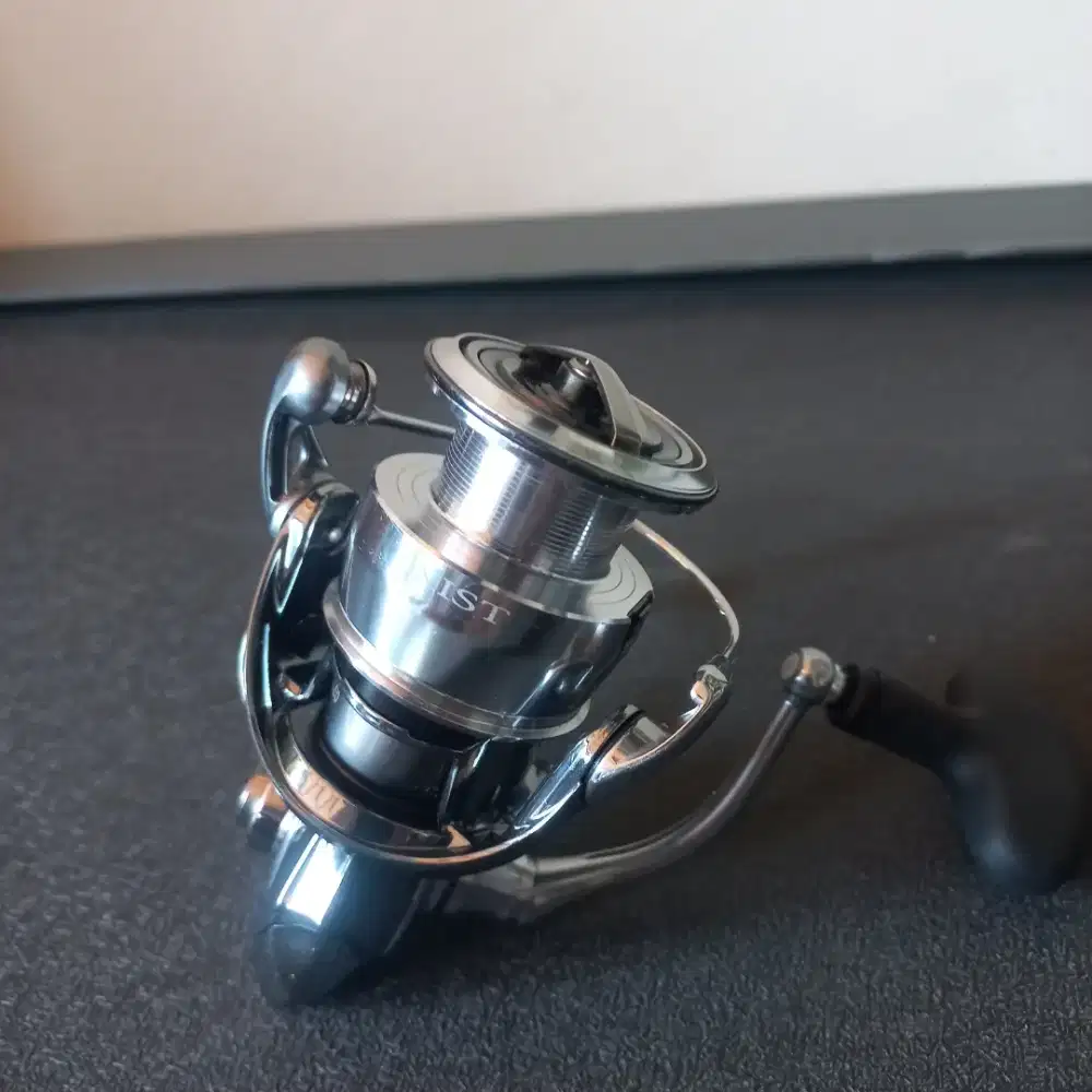 Reel daiwa exist 2500 (2022)