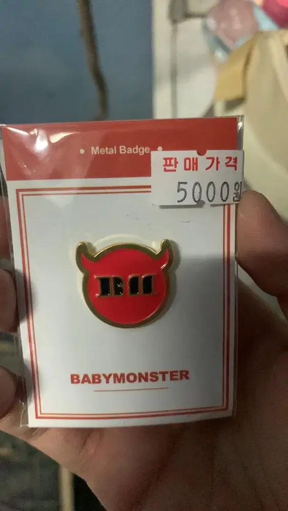 METAL BADGE KPOP BABY MONSTER ASLI DARI KOREA