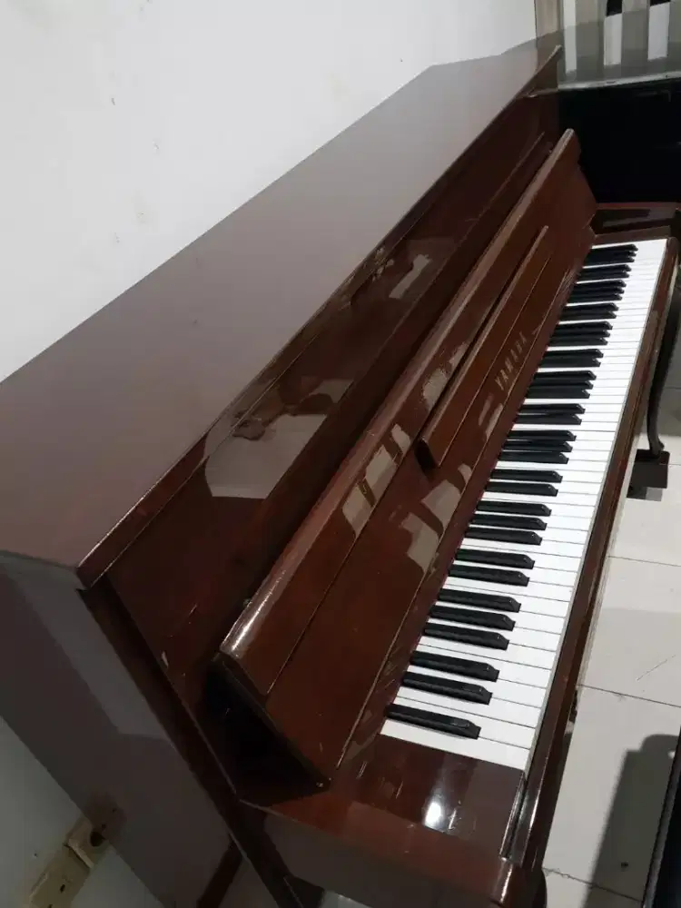 Piano Akustik Yamaha Ritmuller