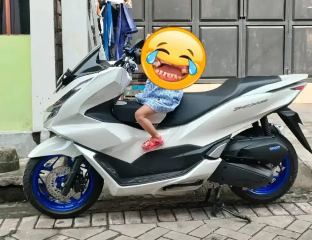 PCX putih mulus