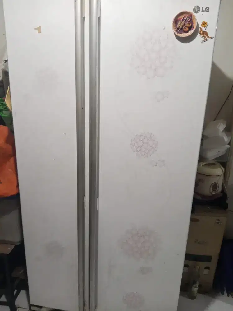Kulkas LG side by side