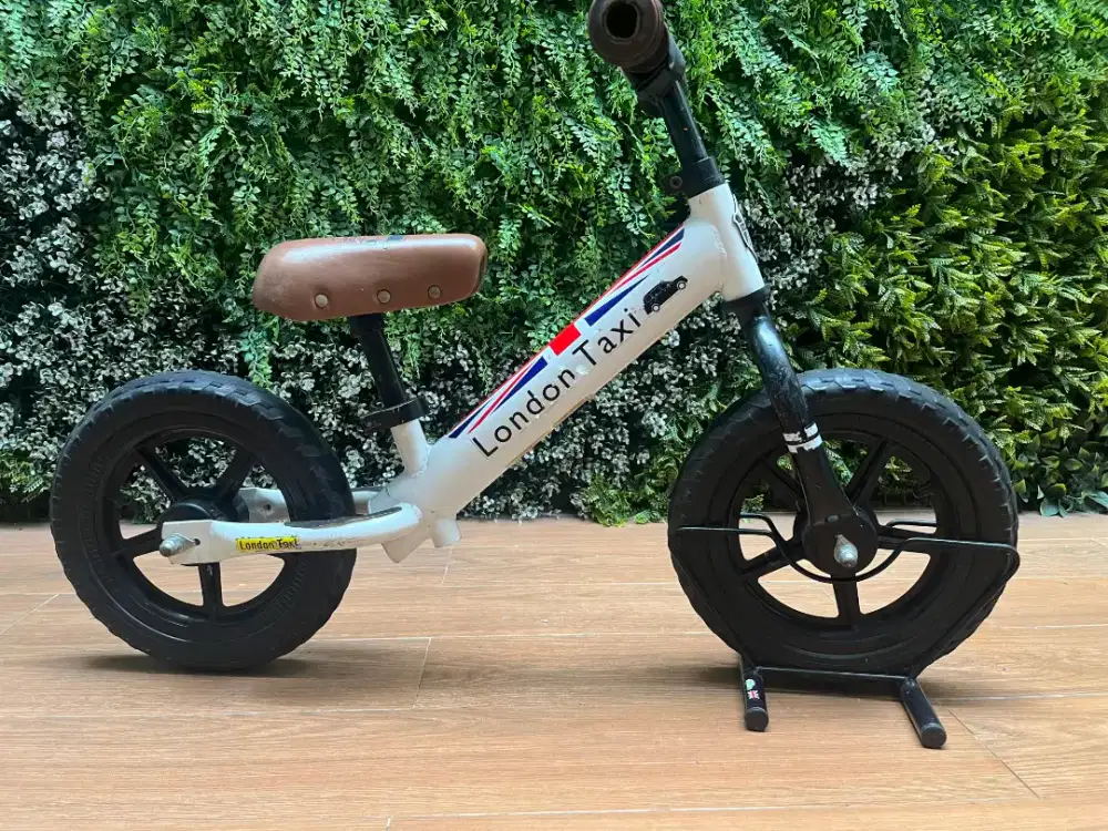 Balance Bike / Push Bike London Taxi