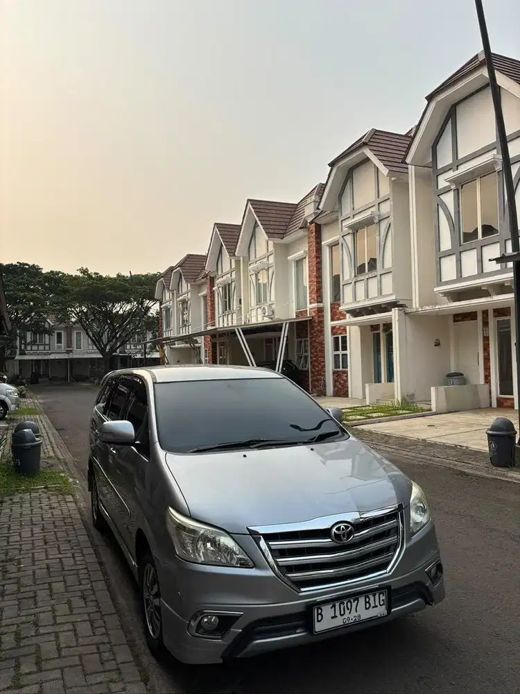 Innova v luxury