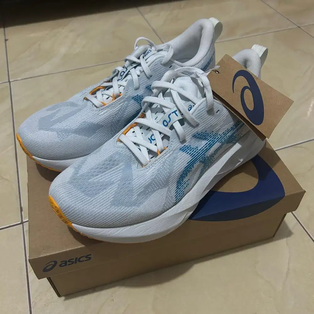 Asics Men Novablast 5 - Standar Size US8 / EU41.5 Original