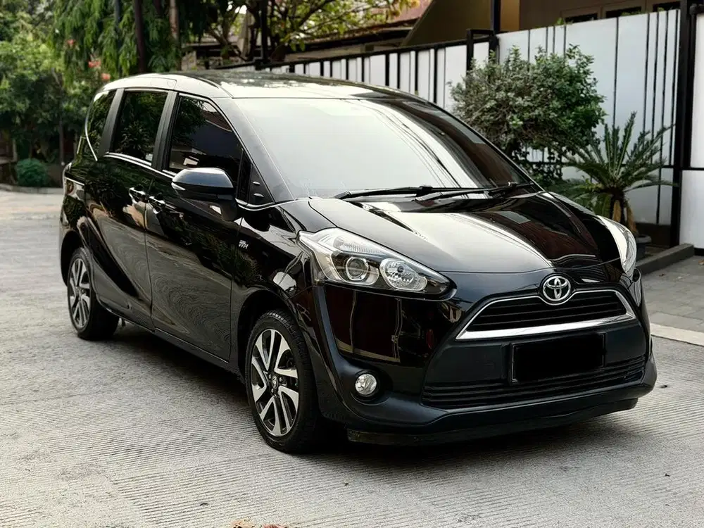 Sienta V Matic 2016 Low KM