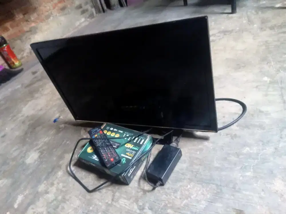 Tv coocaa24in+STB