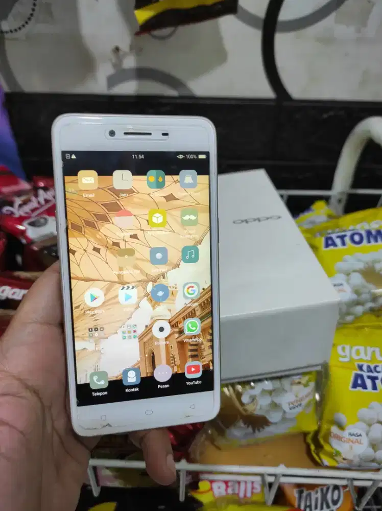 Oppo a37f 2/16 hp dus,muluss 99% original no minus,edisi brs2 rumah